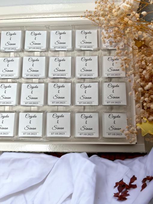 Personalisierte Schokobox mit Schleierkraut Schlicht | Hochzeit Verlobung Geburtstag – Bild 5